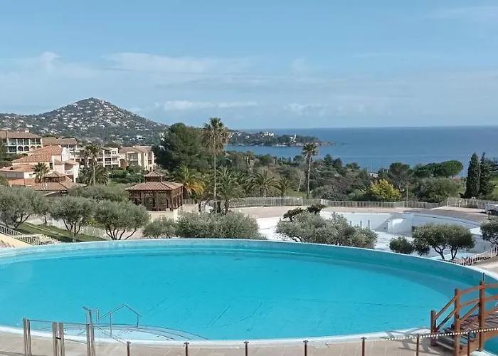 Cap'azur T2 - Rdj - Vue Golf Apartment *